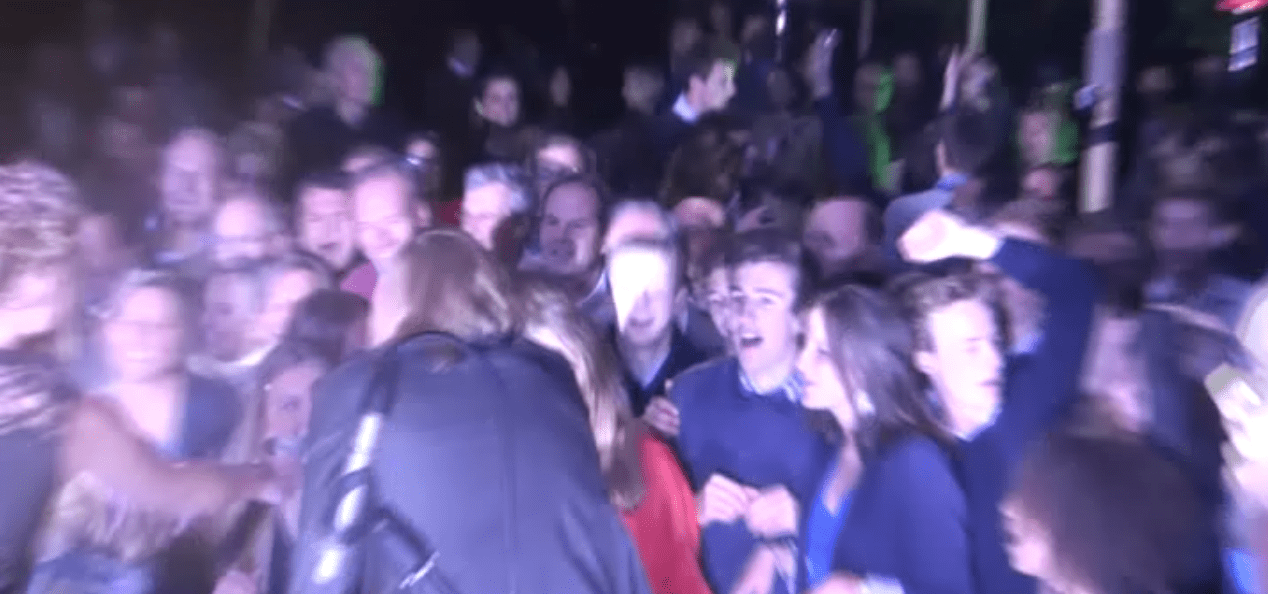 Soirée de mariage avec un groupe