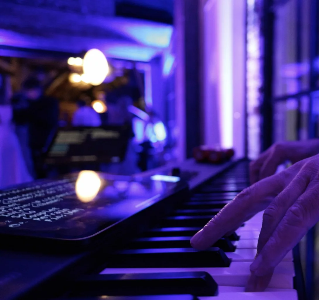 Clavier de Cover7 pendant la soirée de mariage à Pont-à-Marcq