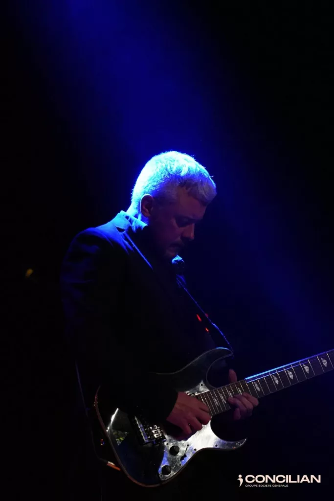 Guitariste de Cover7 sur scène au Zéphyr de Hem